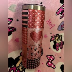 Valentines glitter 20oz tumbler, comes with straw and lid